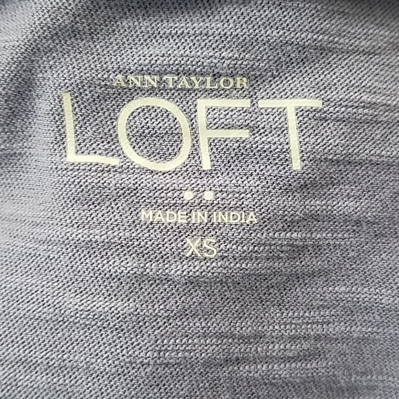 ANN TAYLOR LOFT Lilac Short Sleeve Top, Size XS - Picture 4 of 5